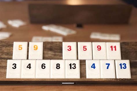 Rummikub! Yksi helpoimmista peleistä lautapeleihin perehtymiseen ja logiikan kehittämiseen!